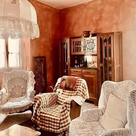 La Casa Rossa Semesterbostad Camerana