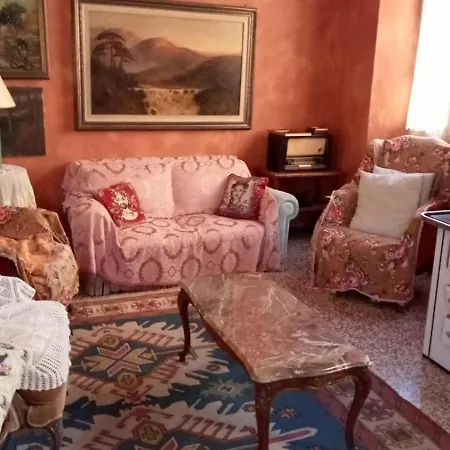 度假居 La Casa Rossa *