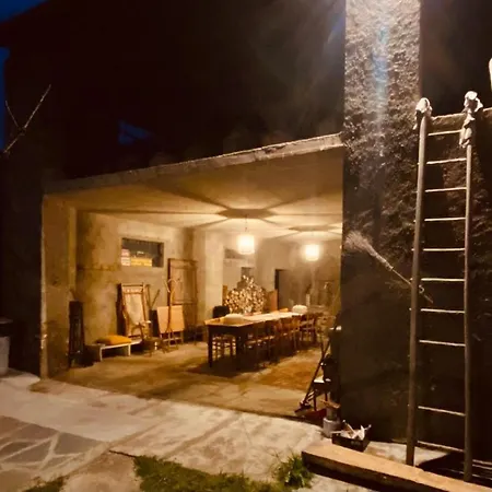 別荘 La Casa Rossa Camerana