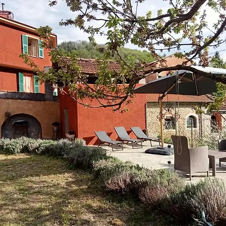 La Casa Rossa Holiday home Camerana