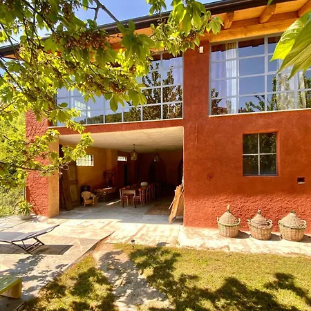 Semesterbostad La Casa Rossa *